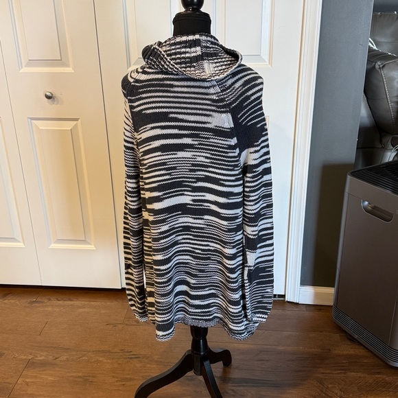 Lucky Brand Monochrome Cowl Neck Sweater - Picture 3 of 8